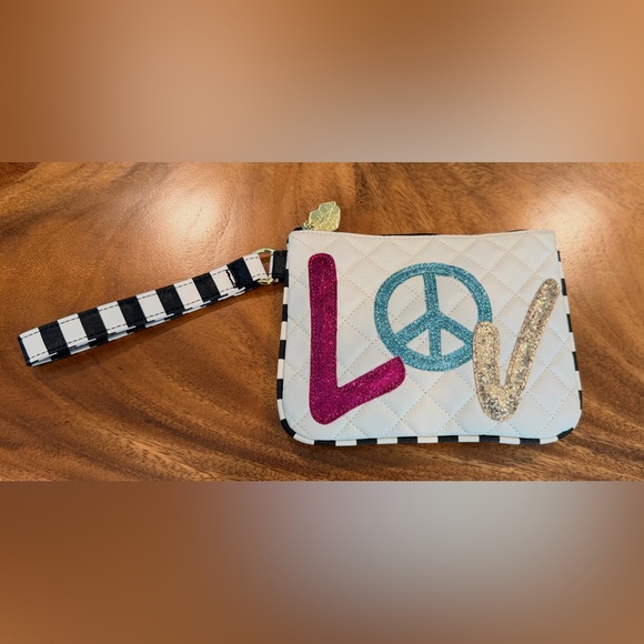 Betsey Johnson Quilted LOVE Glitter Wristlet Clutch Peace Sign NWOT - Picture 9 of 9